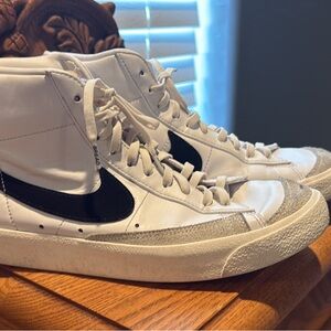 Nike Blazers Mid 77